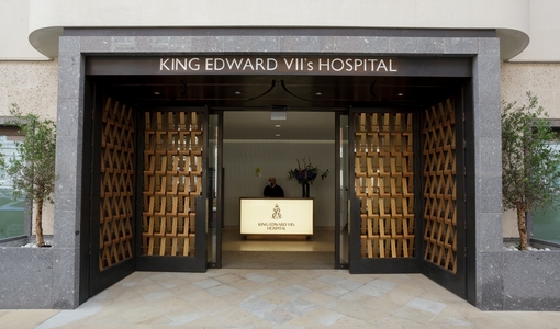 KEVII_Clinic_Entrance_300